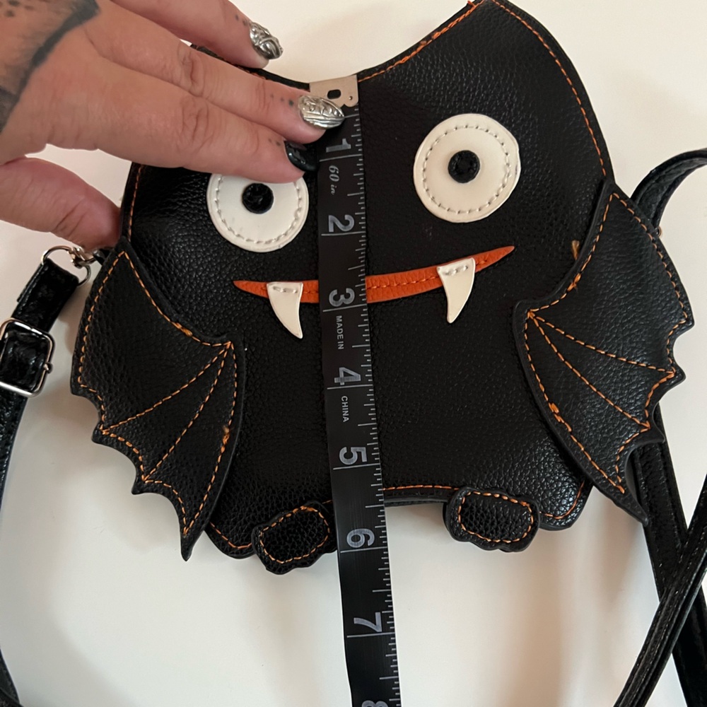 Black Bat-Shaped Crossbody Bag - Picture 7 of 7